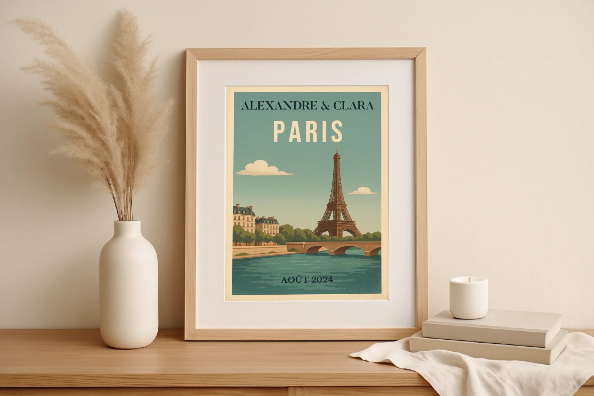 Affiche vintage personnalisée Paris – Tour Eiffel & Pont sur la Seine Affiche vintage personnalisée Plume Revedor