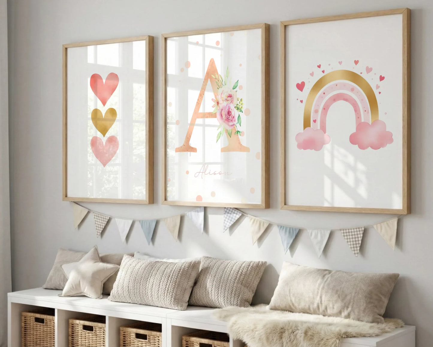 Triptyque chambre bébé - 3 Affiches naissance personnalisées prénom, cœur et arc-en-ciel