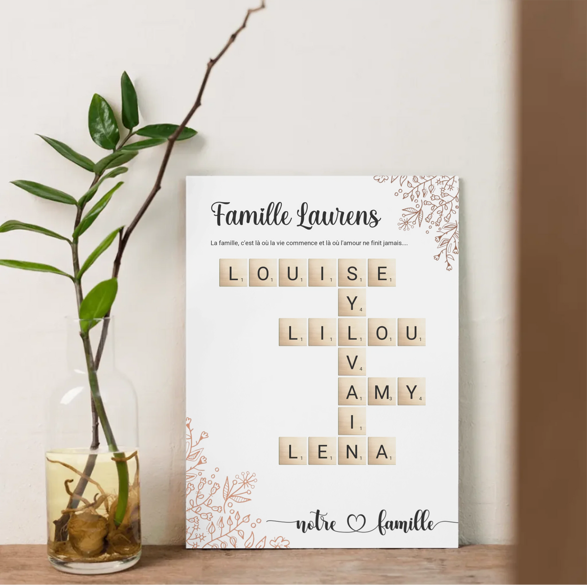 Décoration murale famille avec prénoms entrelacés – style chaleureux et graphique