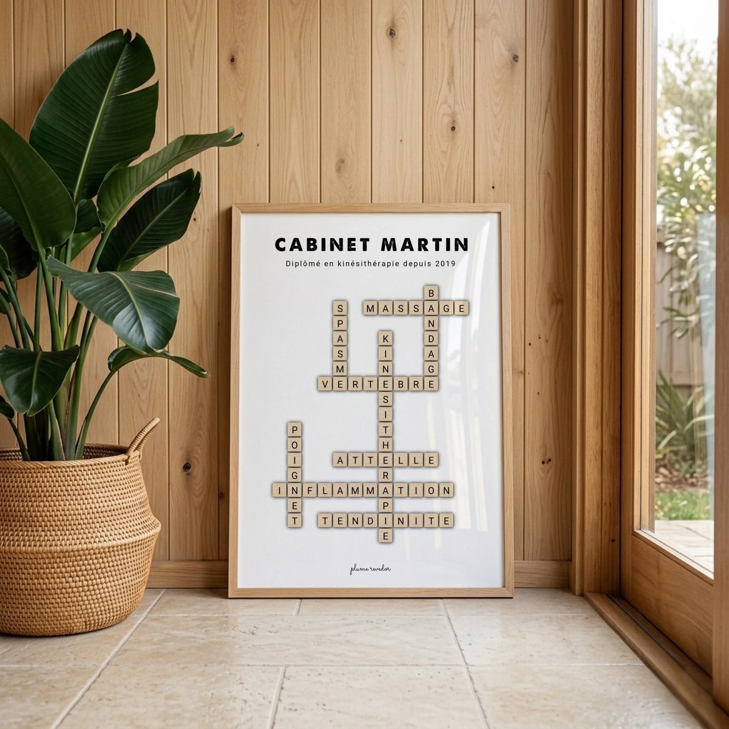 Affiche encadrée au mur d'un cabinet dentaire, décoration personnalisée au nom du praticien