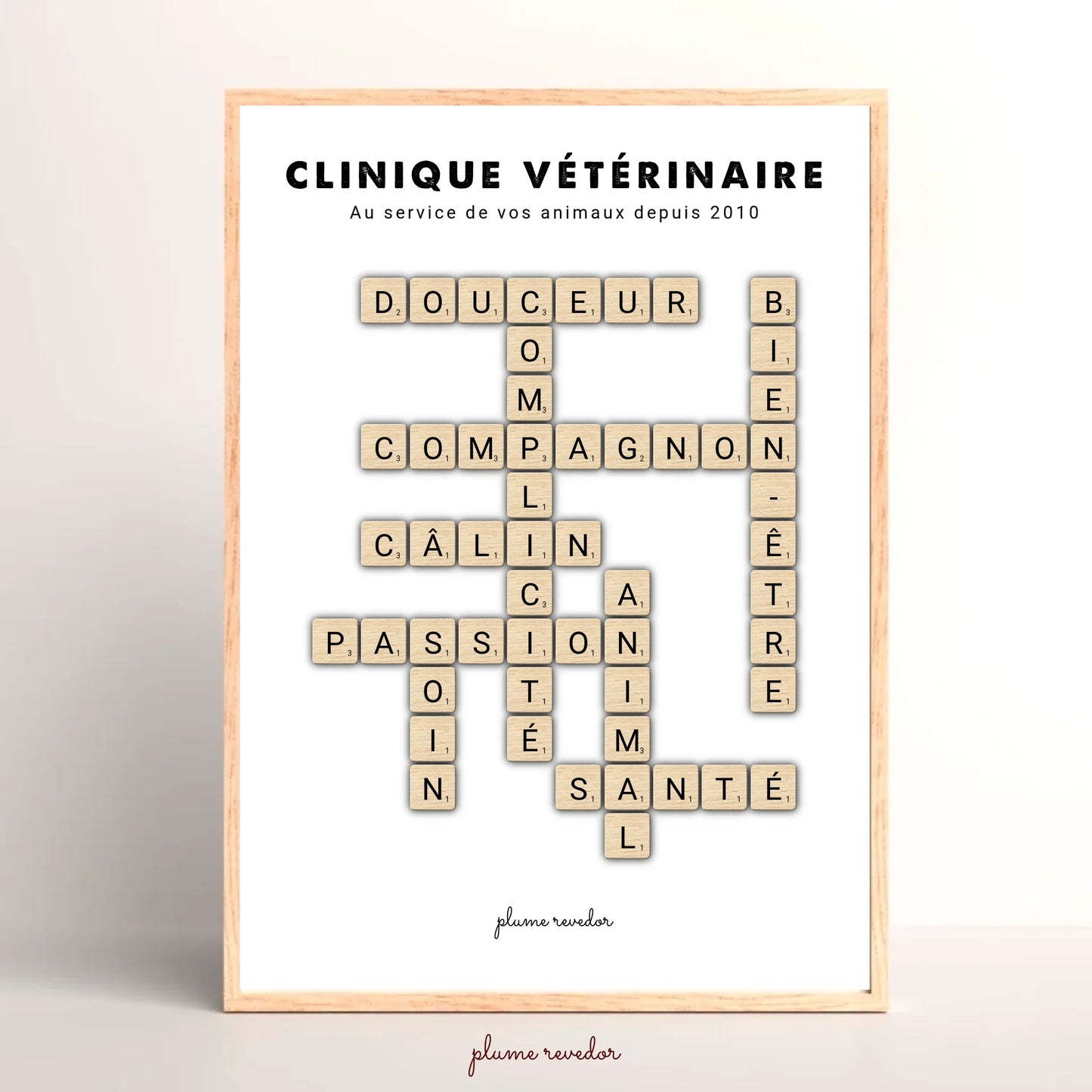 Affiche scrabble personnalisée pour vétérinaire, mots Patte, Complicité et Bienveillance autour du nom de la clinique