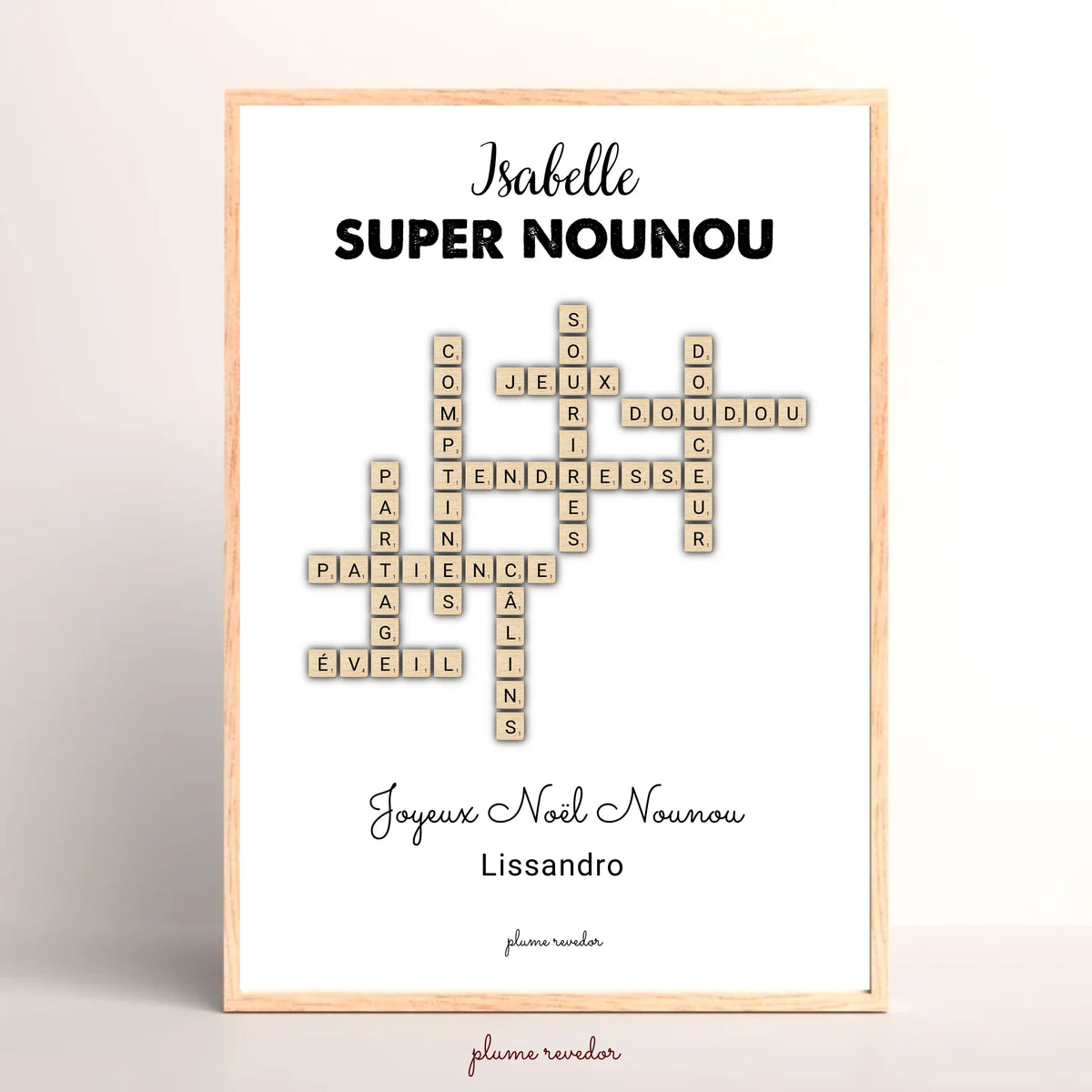 Affiche « Super nounou » avec prénom, mots croisés et message de Noël, présentée dans un cadre clair.