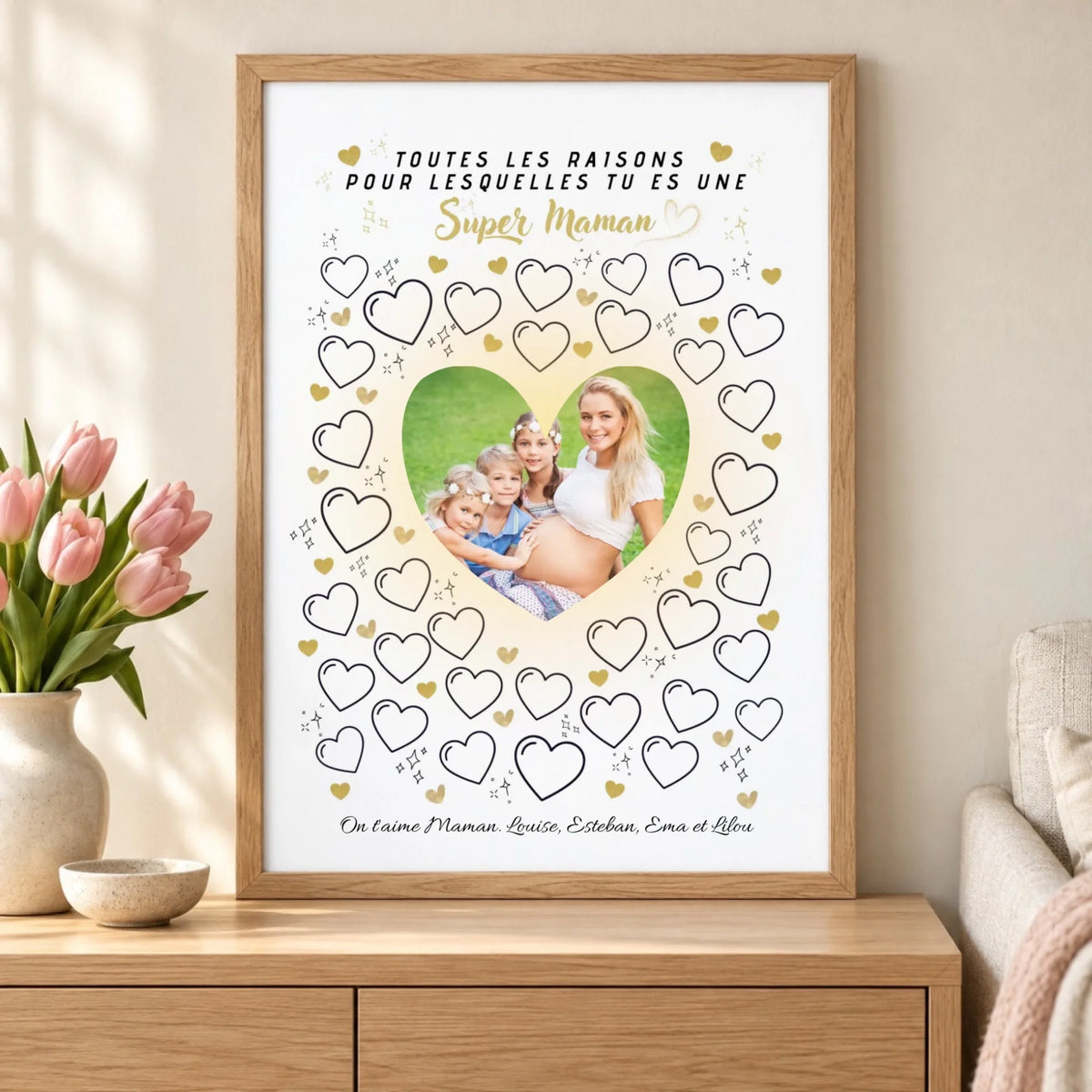 Affiche Maman de quatre enfants avec prénoms en photos, cadre vertical et bouquet de tulipes roses